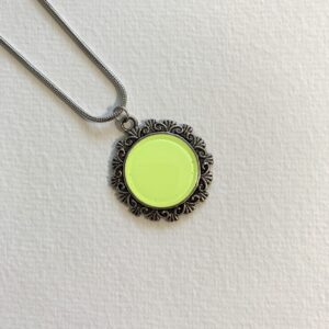 NÁHRDELNÍK NEON RUŽOVÝ KRUH - ŽIVICA