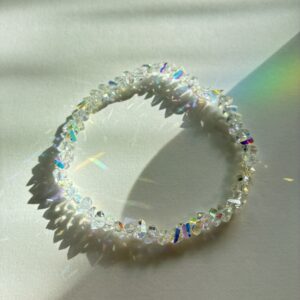 Žiarivý kryštálový náramok / choker s dúhovým odleskom
