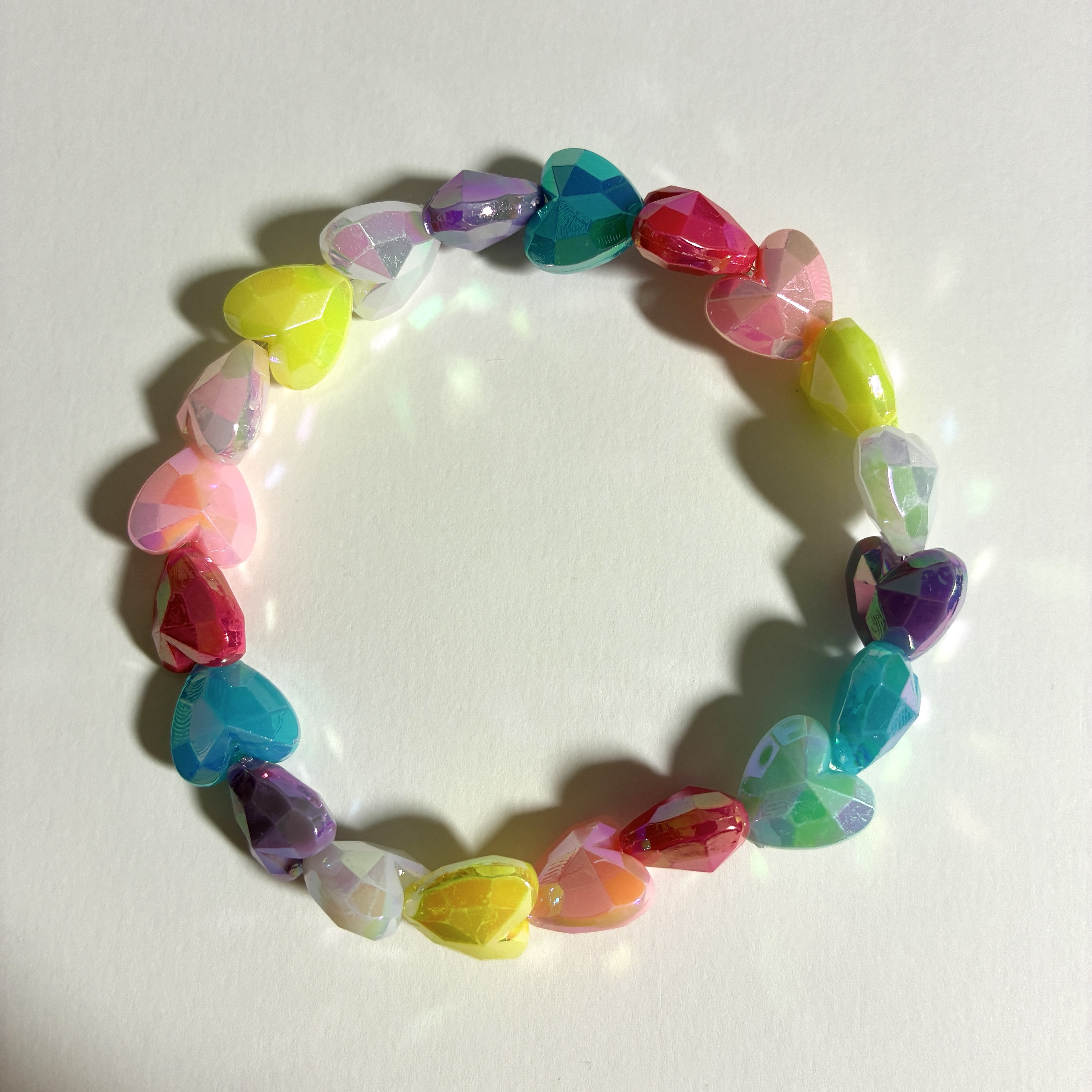 Hravý korálkový náramok s holografickým efektom „Candy Hearts“ (Viacero dizajnov) – Obrázok 5