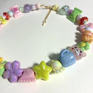 Hravý korálkový náhrdelník s medvedíkmi a cukríkmi „Sweet Candy Land“